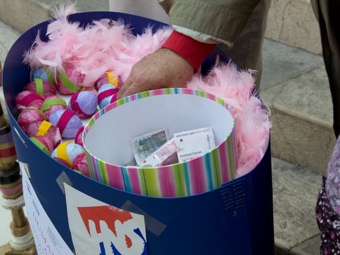 Prodaja oslikanih uskrsnih pisanica