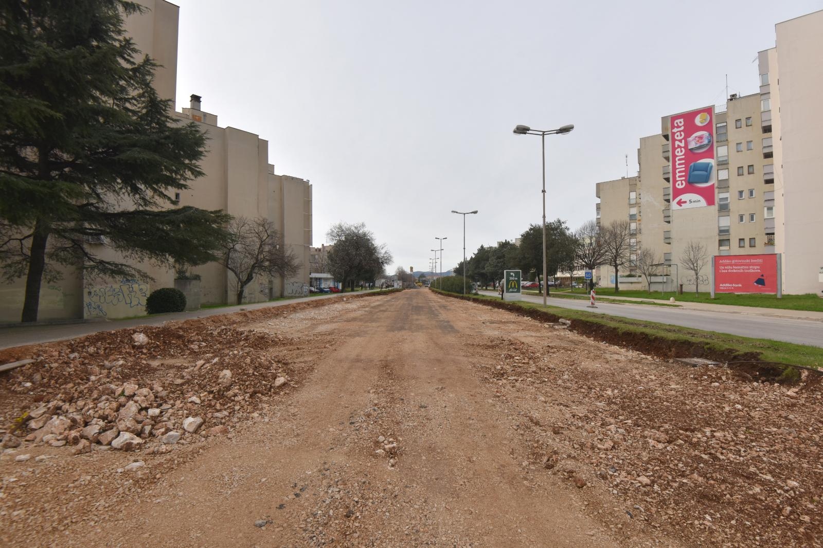 Na Bulevaru posječena stabla lipe stara 40 godina