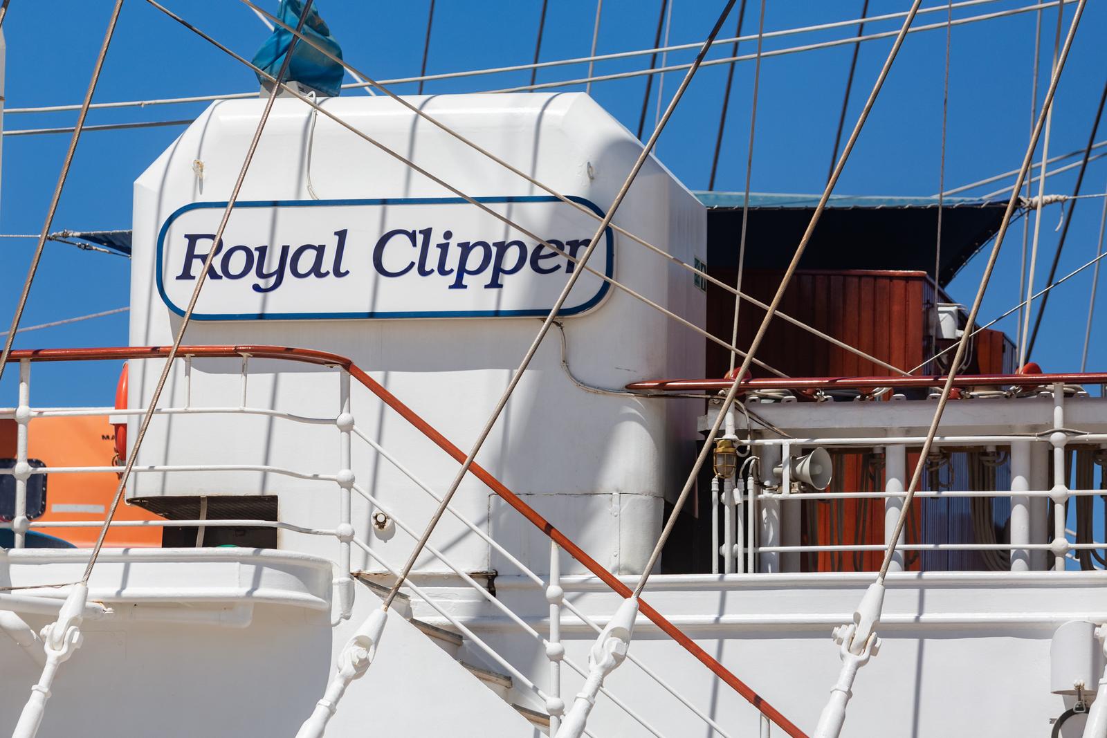 Velicanstveni jedrenjak Royal Clipper na Pozdravu suncu Velicanstveni jedrenjak Royal Clipper na Pozdravu suncu