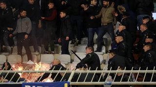 Bakljada i neredi na utakmici Hajduk – Dinamo