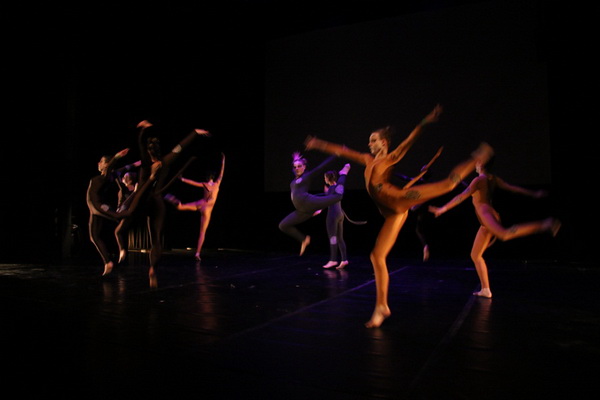 HNK Zadar: 5. Zadarski plesni festival u organizaciji Plesne udruge Gesta okupio je više od 260 plesača HNK Zadar: 5. Zadarski plesni festival u organizaciji Plesne udruge Gesta okupio je više od 260 plesača