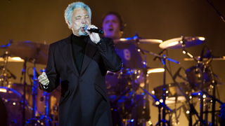 Zagreb, 211111.
Legendarni pjevac Tom Jones, odrzao je veceras koncert u Areni Zagreb u sklopu  Praise & Blame  europske turneje.
Foto: Neja Markicevic / CROPIX