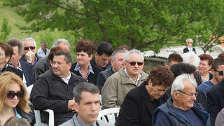 Misa na ostacima crkve na Petrini, foto: Leo Banić Misa na ostacima crkve na Petrini, foto: Leo Banić