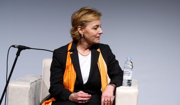 Zagreb, 031209.
Hypo centar.
Slavonska avenija.
Festival medija jugoistocne Europe pod nazivom Weekend Session.
Na slici: Politicki panel ” Tko je hrvatski Obama”-suceljavanje predsjednickih kandidata.
Vesna Pusic.
Foto: Goran Mehkek / CROPIX