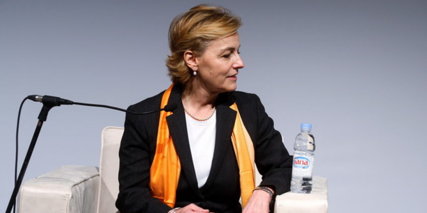 Zagreb, 031209.
Hypo centar.
Slavonska avenija.
Festival medija jugoistocne Europe pod nazivom Weekend Session.
Na slici: Politicki panel ” Tko je hrvatski Obama”-suceljavanje predsjednickih kandidata.
Vesna Pusic.
Foto: Goran Mehkek / CROPIX Zagreb, 031209.
Hypo centar.
Slavonska avenija.
Festival medija jugoistocne Europe pod nazivom Weekend Session.
Na slici: Politicki panel ” Tko je hrvatski Obama”-suceljavanje predsjednickih kandidata.
Vesna Pusic.
Foto: Goran Mehkek / CROPIX