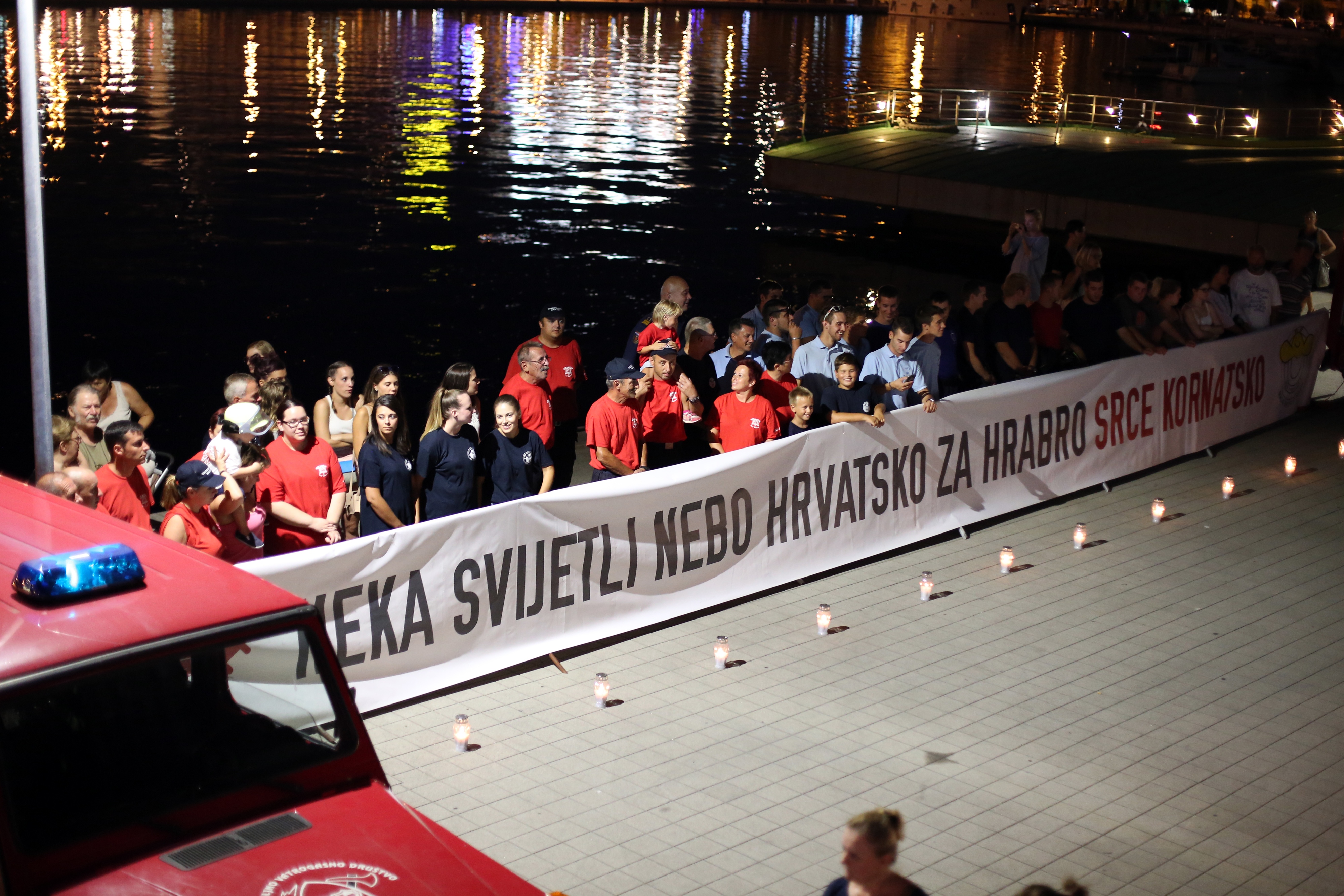 Rijeka: građani i vatrogasci odali počast vatrogascima stradalim prije 10 godina na Kornatima Rijeka: građani i vatrogasci odali počast vatrogascima stradalim prije 10 godina na Kornatima