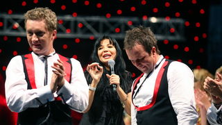 Zagreb, 250911.
U Areni Zagreb 24. i 25.09. odrzava se Beauty i Lifestyle Show, sajam ljepote.
Najveci show danas napravili su sarajevski frizeri.
Na slici: Sarajevo hair show i Vjekoslava Bach.
Foto: Neja Markicevic / CROPIX Zagreb, 250911.
U Areni Zagreb 24. i 25.09. odrzava se Beauty i Lifestyle Show, sajam ljepote.
Najveci show danas napravili su sarajevski frizeri.
Na slici: Sarajevo hair show i Vjekoslava Bach.
Foto: Neja Markicevic / CROPIX