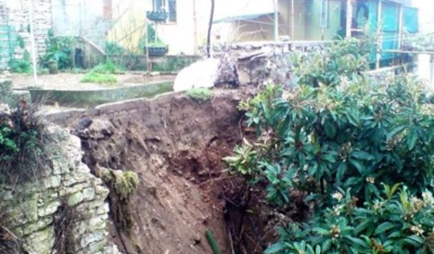 Urušio se zid u Puli (Foto: Tportal.hr)