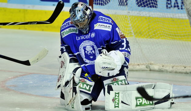 Zagreb, 120910.
Hokejaska utakmica HKL Medvescak Zagreb i EC Red Bull Salzburg.
Na slici: Robert Kristan (Medvescak).
Foto: Boris Kovacev / CROPIX
