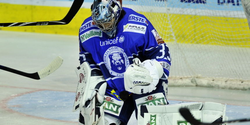 Zagreb, 120910.
Hokejaska utakmica HKL Medvescak Zagreb i EC Red Bull Salzburg.
Na slici: Robert Kristan (Medvescak).
Foto: Boris Kovacev / CROPIX Zagreb, 120910.
Hokejaska utakmica HKL Medvescak Zagreb i EC Red Bull Salzburg.
Na slici: Robert Kristan (Medvescak).
Foto: Boris Kovacev / CROPIX
