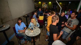 Klapa Contra oduševila u Teatro Baru i Zlatnom kutiću. Foto: Iva Perinčić Klapa Contra oduševila u Teatro Baru i Zlatnom kutiću. Foto: Iva Perinčić