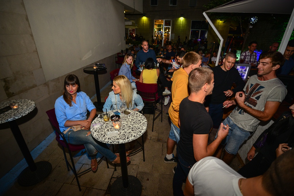 Klapa Contra oduševila u Teatro Baru i Zlatnom kutiću. Foto: Iva Perinčić Klapa Contra oduševila u Teatro Baru i Zlatnom kutiću. Foto: Iva Perinčić