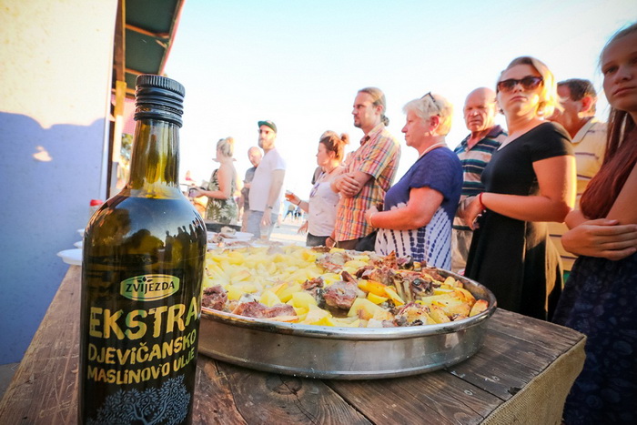 Craft Bbeer Festival i Sajam inovacija u sklopu Taste & Travel festivala 2016. Craft Bbeer Festival i Sajam inovacija u sklopu Taste & Travel festivala 2016.