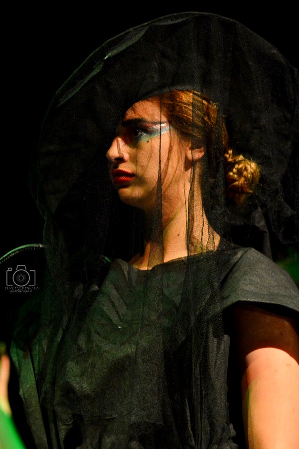 Dragon teatar- “POE – Nikad više”, foto: Iva Perinčić Dragon teatar- “POE – Nikad više”, foto: Iva Perinčić