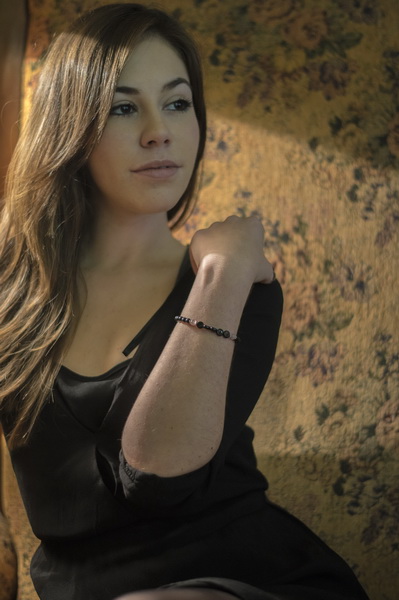 Visnja Knezevic izraduje predivne narukvice Visnja Knezevic izraduje predivne narukvice