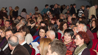 HNK Zadar: “Ljubi s ljubavlju”, foto: Leo Banić HNK Zadar: “Ljubi s ljubavlju”, foto: Leo Banić