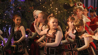 Plesna udruga Gesta: Ima li spasa za Djeda Mraza (Foto:Saša Čuka)