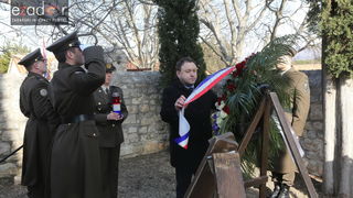 U Donjem Karinu obilježeno sjećanje na rušenje Franjevačkog samostana tijekom VRO Maslenica