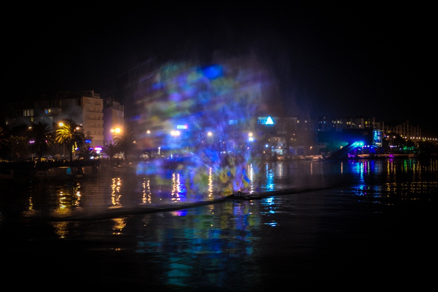 Zadrani oduševljeni hologramskim božićnim drvcem