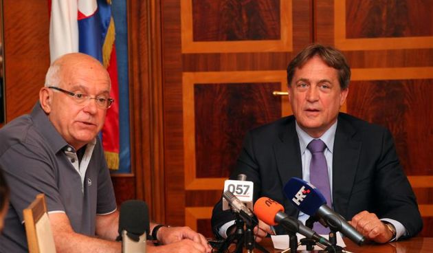 17.06.2013., Zadar – Bozidar Kalmeta predstavljen je kao gradonacelnik grada Zadra, a duznost je preuzeo od svog prethodnika Zvonimira Vrancica koji ce mu biti zamjenik. Photo: Zeljko Mrsic/PIXSELL