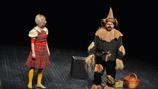 U Kazalištu lutaka Zadar odigrana je predstava “Čarobnjak iz Oza” u režiji Dražena Ferenčine. Foto: Iva Perinčić U Kazalištu lutaka Zadar odigrana je predstava “Čarobnjak iz Oza” u režiji Dražena Ferenčine. Foto: Iva Perinčić