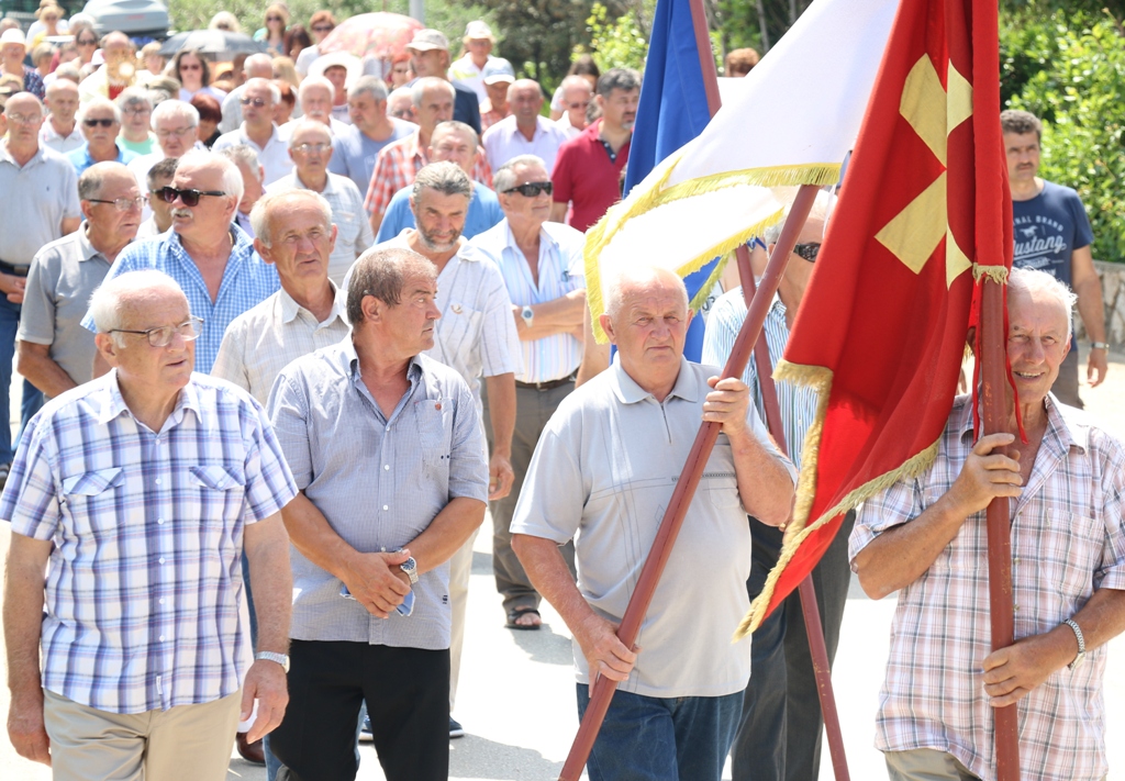 Tradicionalna procesija Tijelova ulicama Vira Tradicionalna procesija Tijelova ulicama Vira
