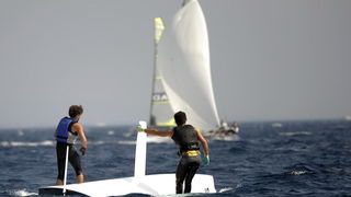 Zadar, 040909.
Europsko prvenstvo u jedrenju za klasu 49er 2009.
Dan kakav pravi jedrlicar moze samo pozeljeti. U zadarskom kanalu jugo preko 20 cvorova, jedrilo se peti dan europskog prvenstva u jedrenju za klasu 49er. Odvozila su se cak 4 plova.
Na slic