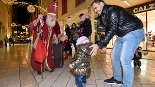 Advent u Zadru: Sveti Nikola razveselio najmlađe Zadrane Advent u Zadru: Sveti Nikola razveselio najmlađe Zadrane
