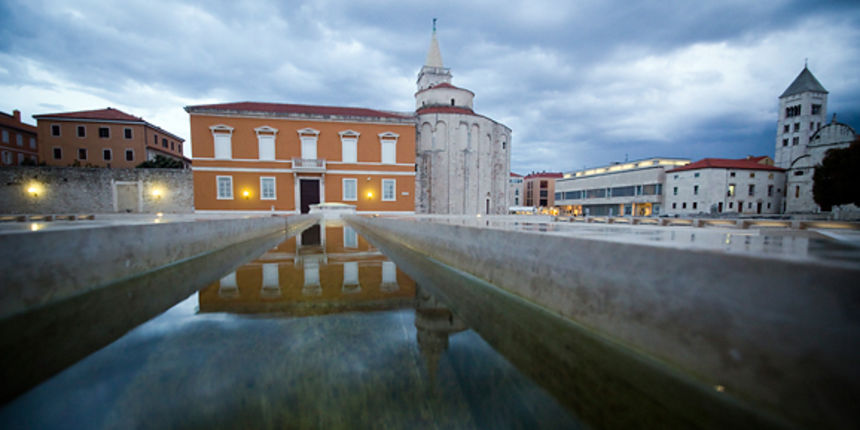 Đir po gradu 6. studenog 2012., Forum, nadbiskupska palača i sv. Donat Đir po gradu 6. studenog 2012., Forum, nadbiskupska palača i sv. Donat