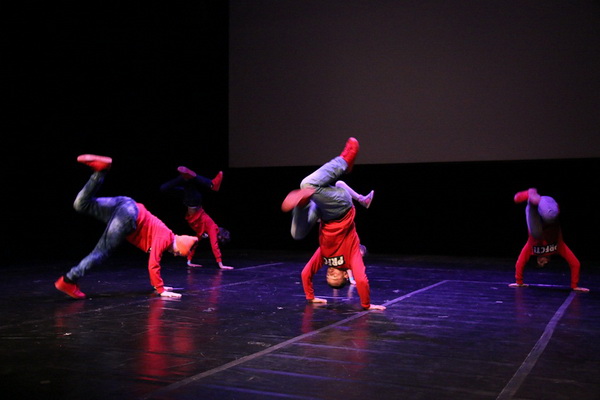 HNK Zadar: 5. Zadarski plesni festival u organizaciji Plesne udruge Gesta okupio je više od 260 plesača HNK Zadar: 5. Zadarski plesni festival u organizaciji Plesne udruge Gesta okupio je više od 260 plesača