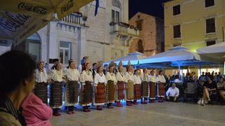 KUD Zadarski Tanac i Iseljena Hrvatska na Narodnom trgu