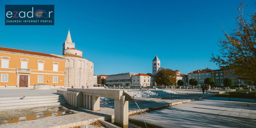 Đir po gradu, ponedjeljak 27. studenog 2017. Forum, Poljana Ivana Pavla II Đir po gradu, ponedjeljak 27. studenog 2017. Forum, Poljana Ivana Pavla II