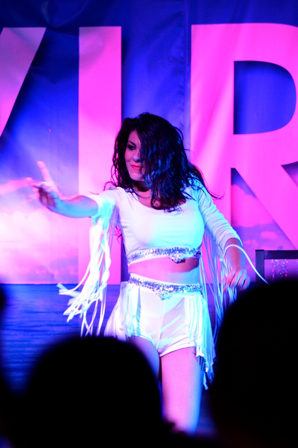 Vir : Colonia rasplesala tisuće posjetitelja na Viru ; foto Iva Perinčić Vir : Colonia rasplesala tisuće posjetitelja na Viru ; foto Iva Perinčić