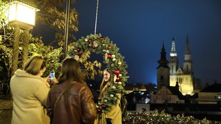 Zagrebački Advent ove godine pun je svjetla i šarenila