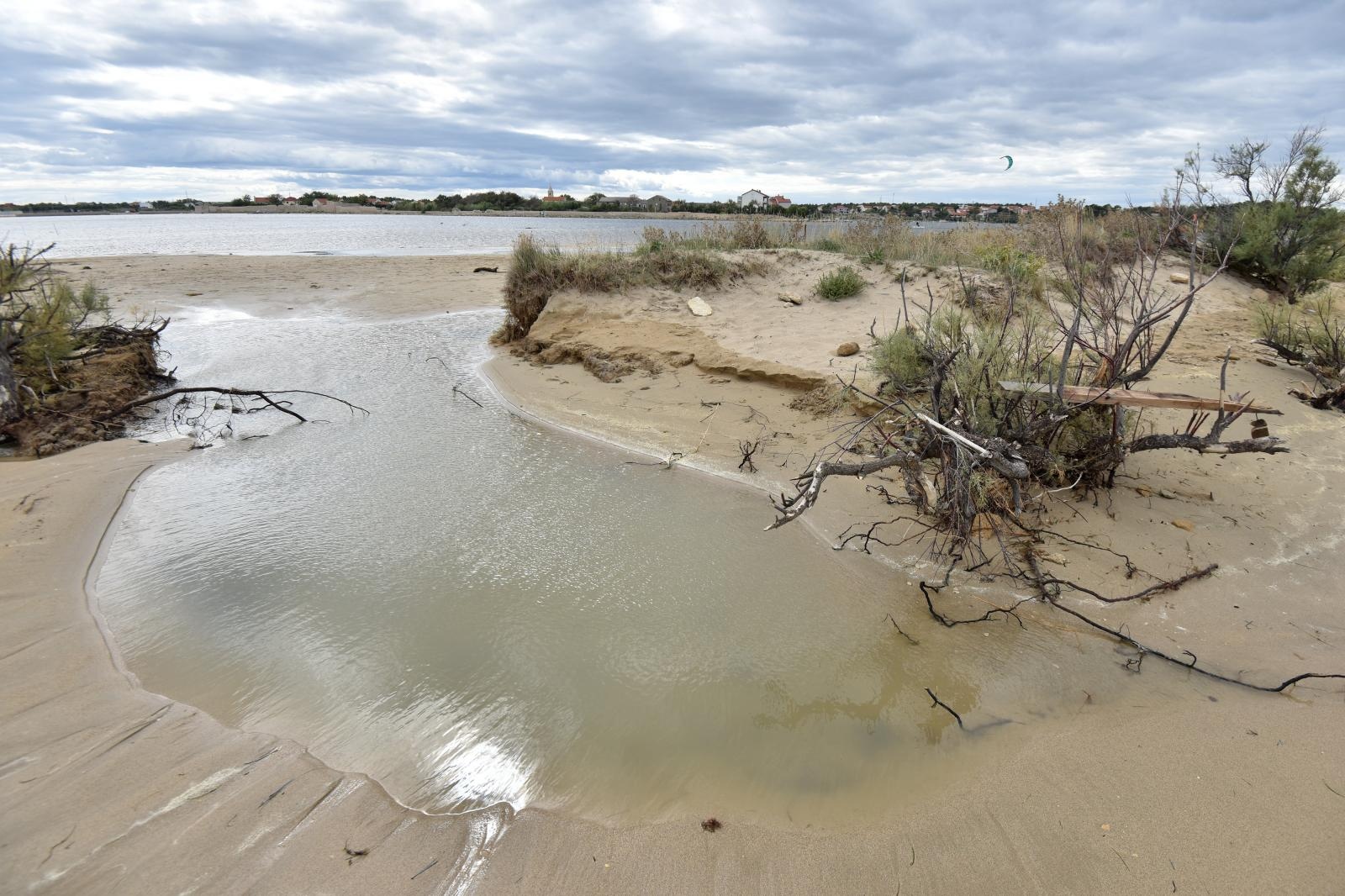Čuvena ninska plaža Ždrijac teško stradala u poplavi