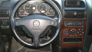 5. Opel Astra 1.7 DT Classic interijer