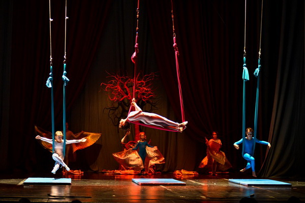 Circo Art u HNK Zadar izveo predstavu “Povratak u prirodu”