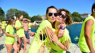 10. dm Millennium Jump na zadarskoj rivi – 3 tisuće skakača poslalo prekrasnu priču u svijet 10. dm Millennium Jump na zadarskoj rivi – 3 tisuće skakača poslalo prekrasnu priču u svijet