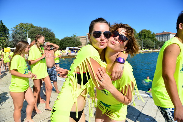 10. dm Millennium Jump na zadarskoj rivi – 3 tisuće skakača poslalo prekrasnu priču u svijet 10. dm Millennium Jump na zadarskoj rivi – 3 tisuće skakača poslalo prekrasnu priču u svijet