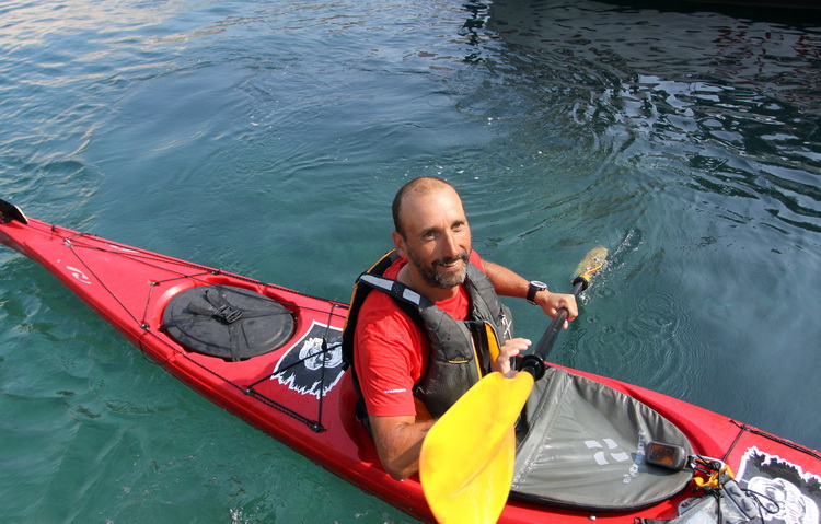 Dubrovnik, 030611.
Nakon 2500 km i dva mjeseca putovanja Welcome tim predvodjen Danielom Lackom stigao je u stari gradski Porat gdje ga je docekala limena glazba i mazoretkinje, a potom je ispred crkve Svetog Vlaha uprilicen program doceka, te u Luzi otvo Dubrovnik, 030611.
Nakon 2500 km i dva mjeseca putovanja Welcome tim predvodjen Danielom Lackom stigao je u stari gradski Porat gdje ga je docekala limena glazba i mazoretkinje, a potom je ispred crkve Svetog Vlaha uprilicen program doceka, te u Luzi otvo