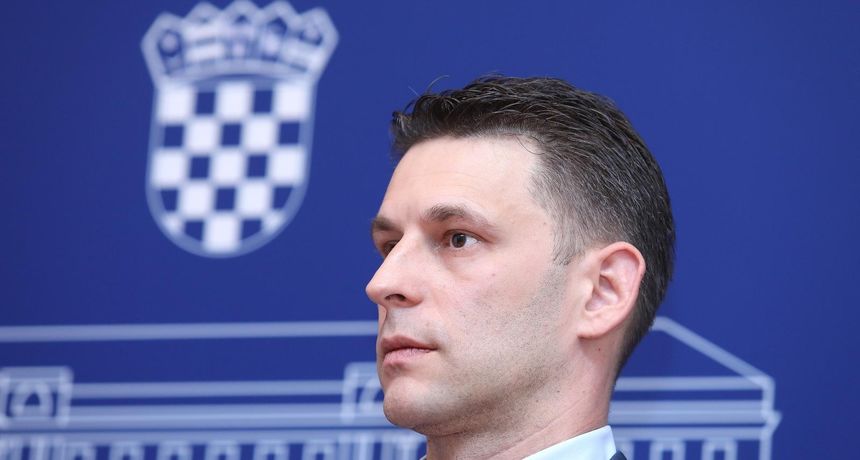 Božo Petrov Božo Petrov