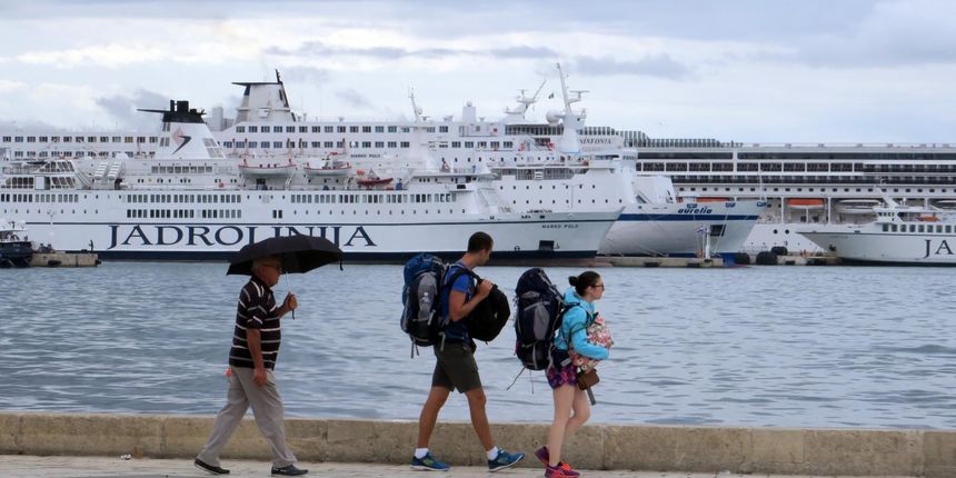 Kiša, kišobran, oblačno vrijeme