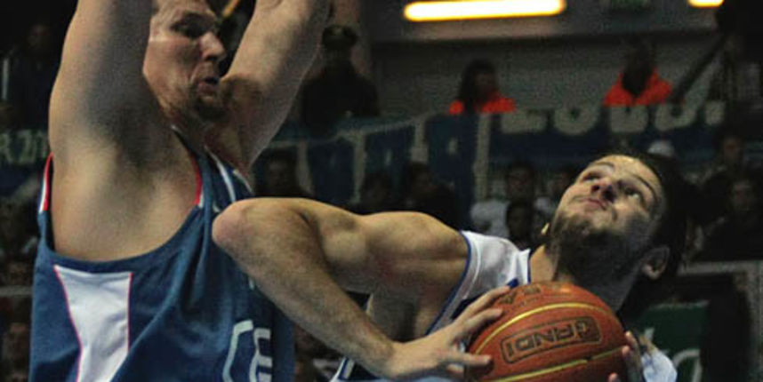 Dejan Ivanov, KK Zadar – KK Cibona (foto Marin Gospić) Dejan Ivanov, KK Zadar – KK Cibona (foto Marin Gospić)