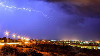 Munje nad Zadrom 16. studenog 2014.  Foto: Roberto Lerga