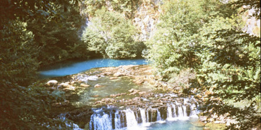 Vrelo Une(Foto:mema.coolinarika.com) Vrelo Une(Foto:mema.coolinarika.com)