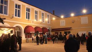 Bibinje: Božićni sajam na Trgu Franje Tuđmana Bibinje: Božićni sajam na Trgu Franje Tuđmana