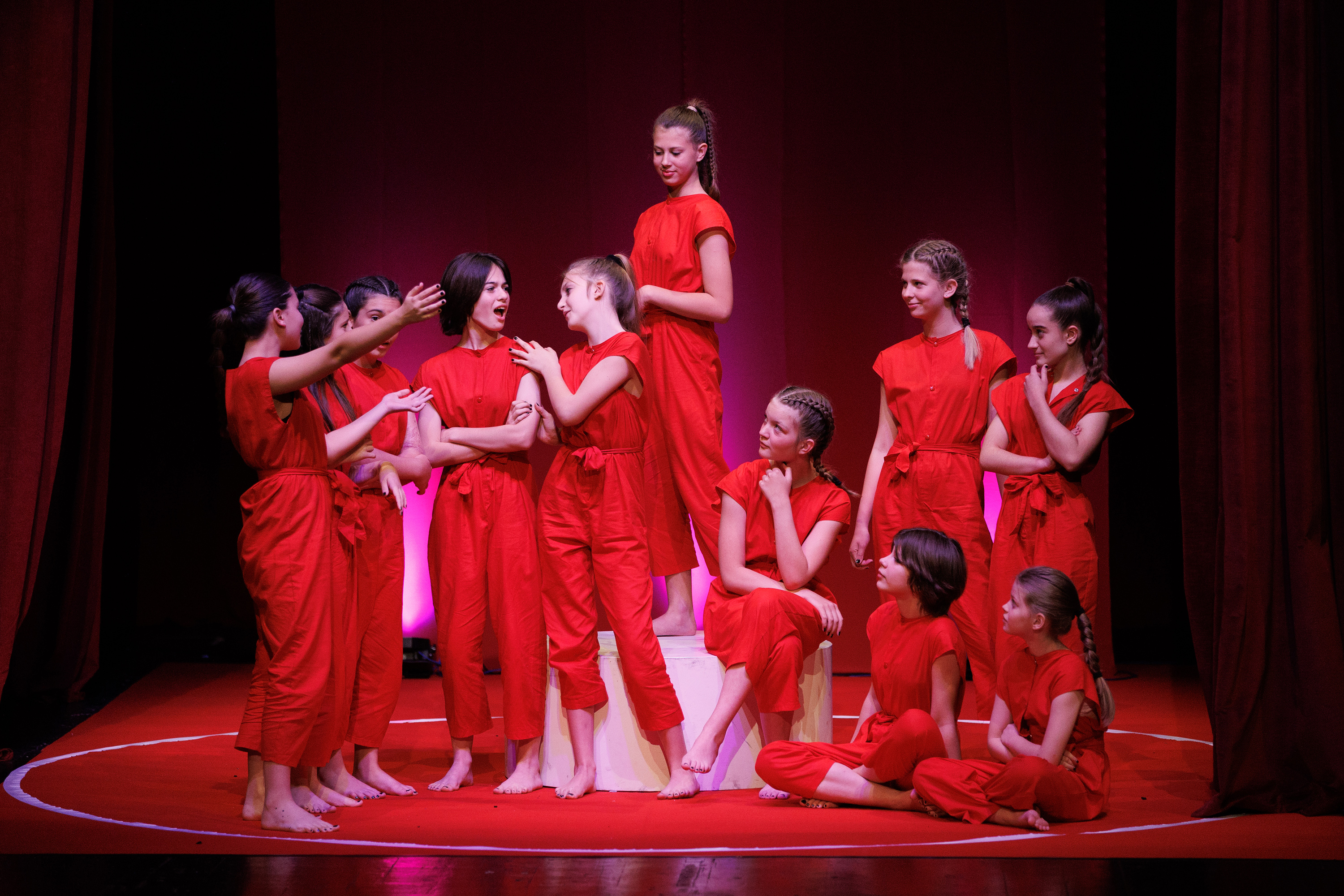 Igrajmo se: Zabranjeno mlađima od 15 strana A