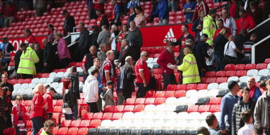 Zbog simnjivog paketa evakuiran Old Trafford Zbog simnjivog paketa evakuiran Old Trafford