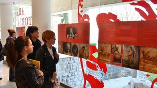 U Galeriji C8 otvorena je izlozba Ars Amatoria ljubav i erotika u starom Rimu koju organiziraju Arheoloski muzej Zadar i Arheoloski muzej Istre .O izlozbi su govorili Darko Komso ravnatelj Arheoloskog muzeja u Puli i Autorica izlozbe dr. sc. Kornelija A. U Galeriji C8 otvorena je izlozba Ars Amatoria ljubav i erotika u starom Rimu koju organiziraju Arheoloski muzej Zadar i Arheoloski muzej Istre .O izlozbi su govorili Darko Komso ravnatelj Arheoloskog muzeja u Puli i Autorica izlozbe dr. sc. Kornelija A.