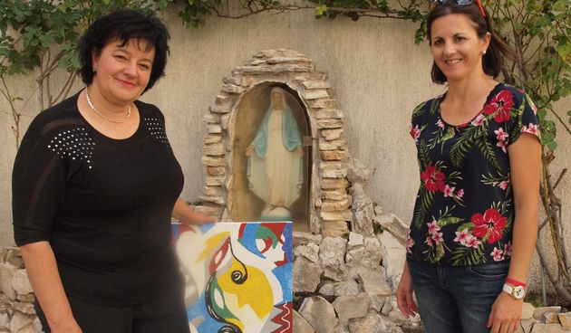 Prva likovna kolonija ‘Zmajević’ završena je u svom trodnevnom održavanju u nedjelju 28. svibnja u Nadbiskupskom sjemeništu ‘Zmajević’ u Zadru.